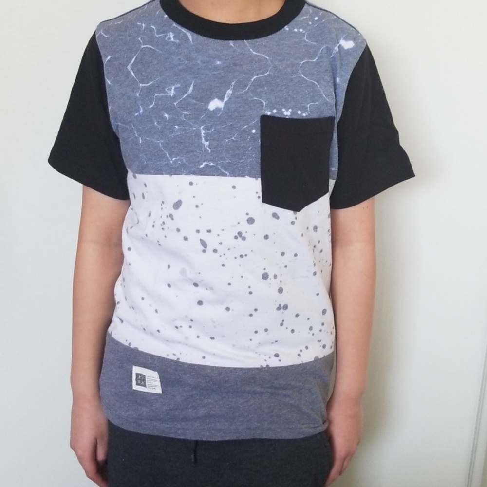 Tilly's print t-shirt boys